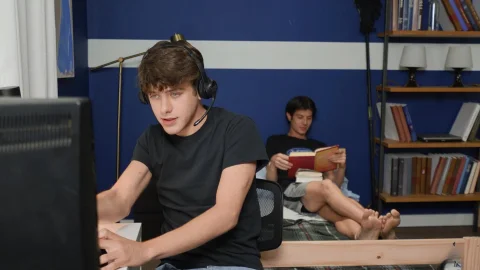 Men: Intense Riding Session for Twinks